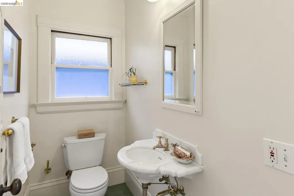 2520 Russell Street Berkeley CA 94705