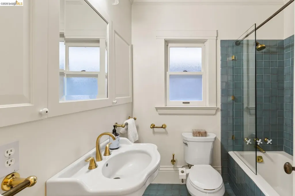 2520 Russell Street Berkeley CA 94705