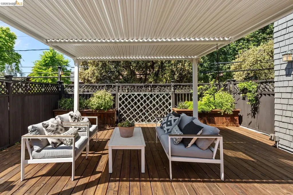 2520 Russell Street Berkeley CA 94705