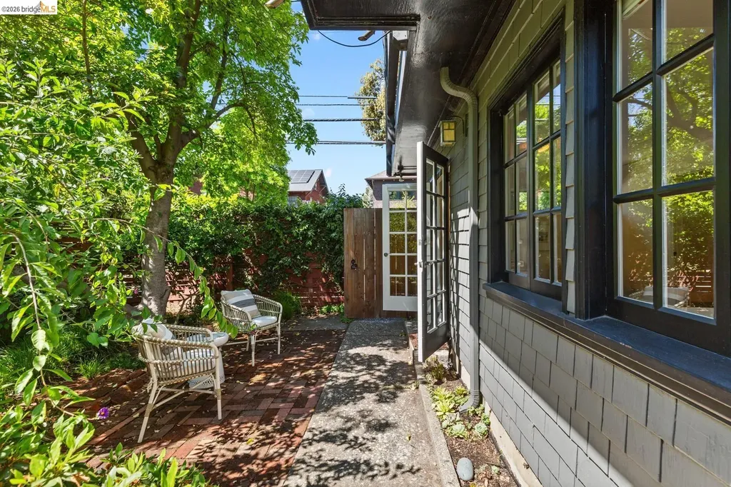2520 Russell Street Berkeley CA 94705