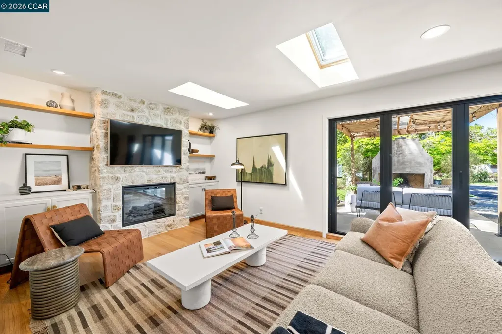282 Hartson Napa CA 94559