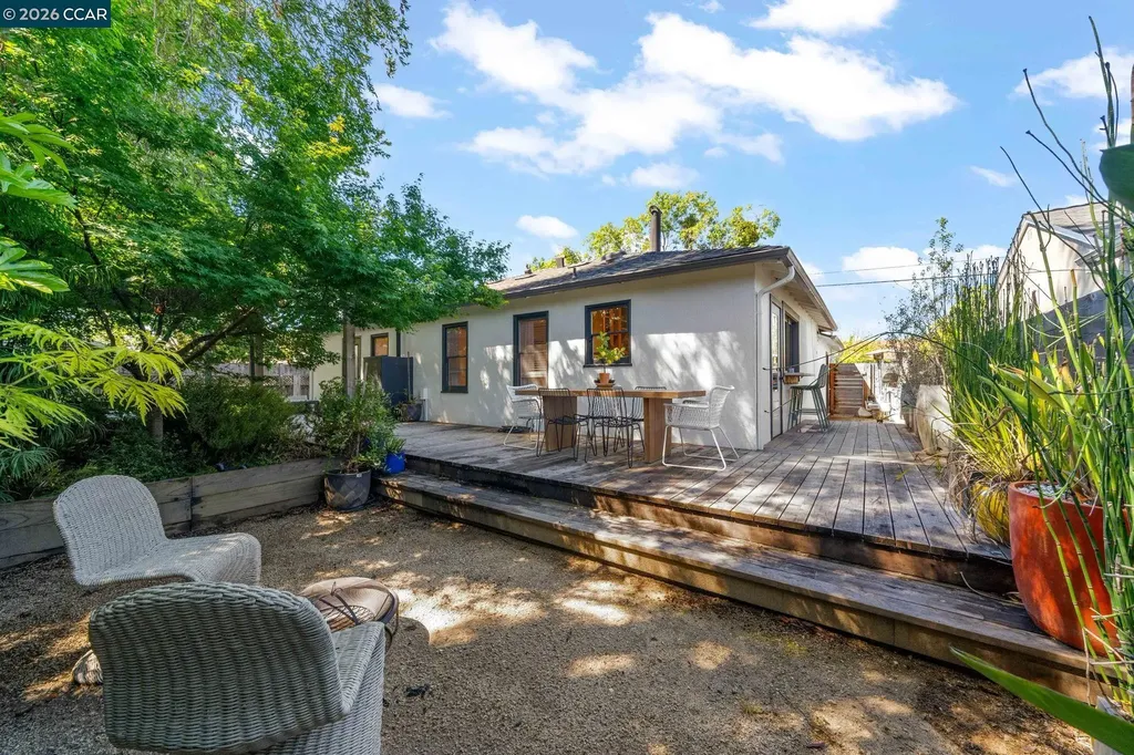 282 Hartson Napa CA 94559