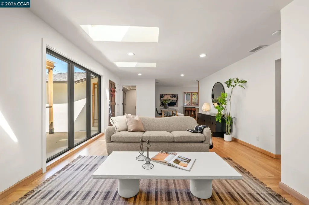 282 Hartson Napa CA 94559
