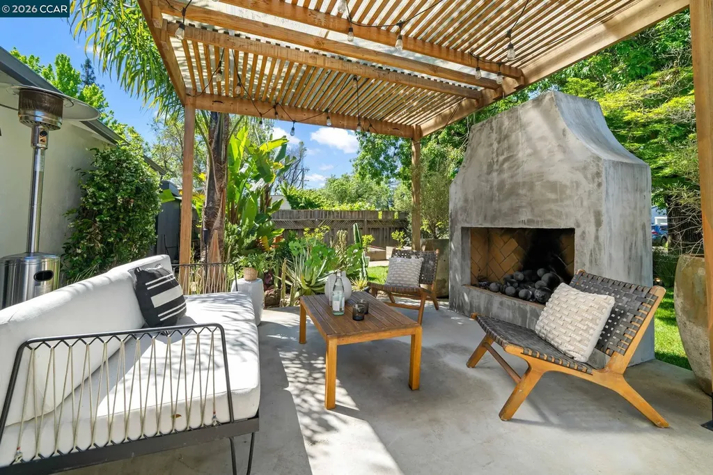 282 Hartson Napa CA 94559