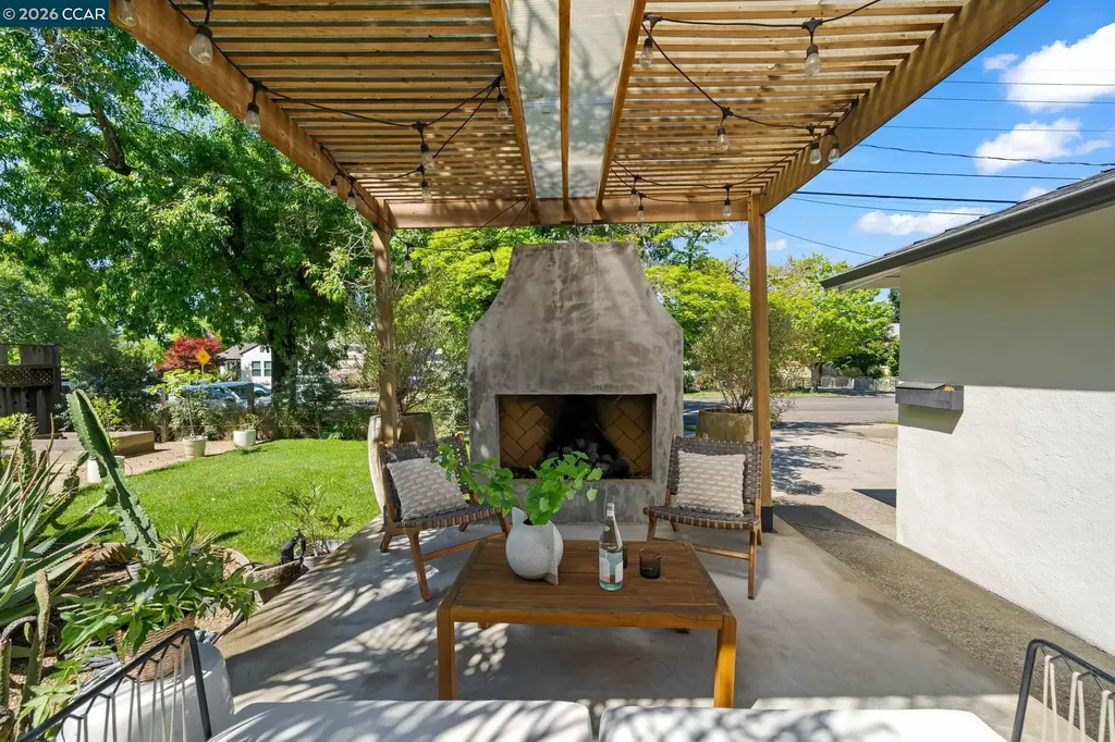 282 Hartson Napa CA 94559