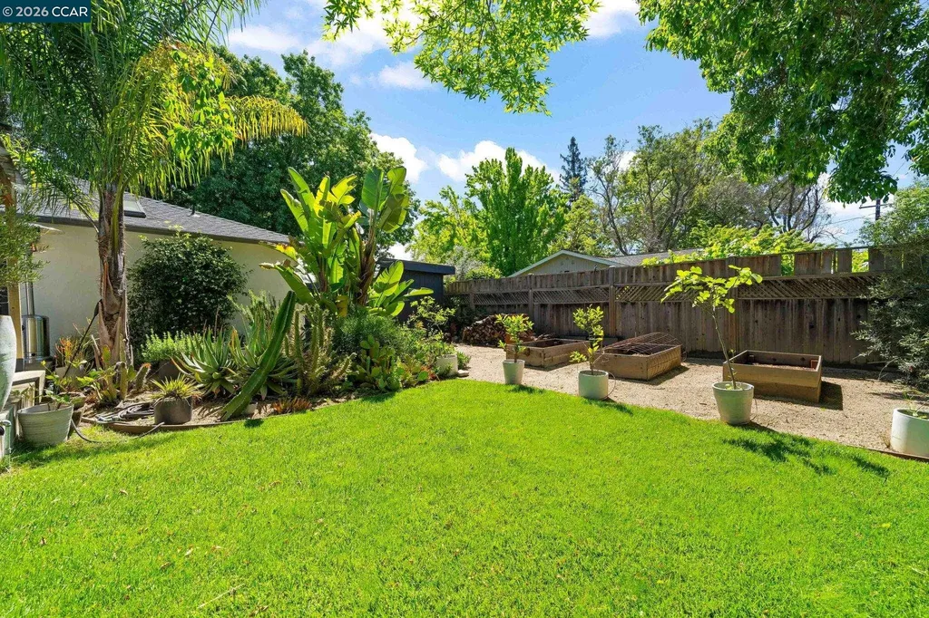 282 Hartson Napa CA 94559