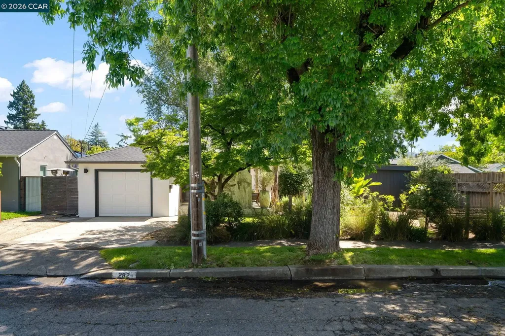 282 Hartson Napa CA 94559