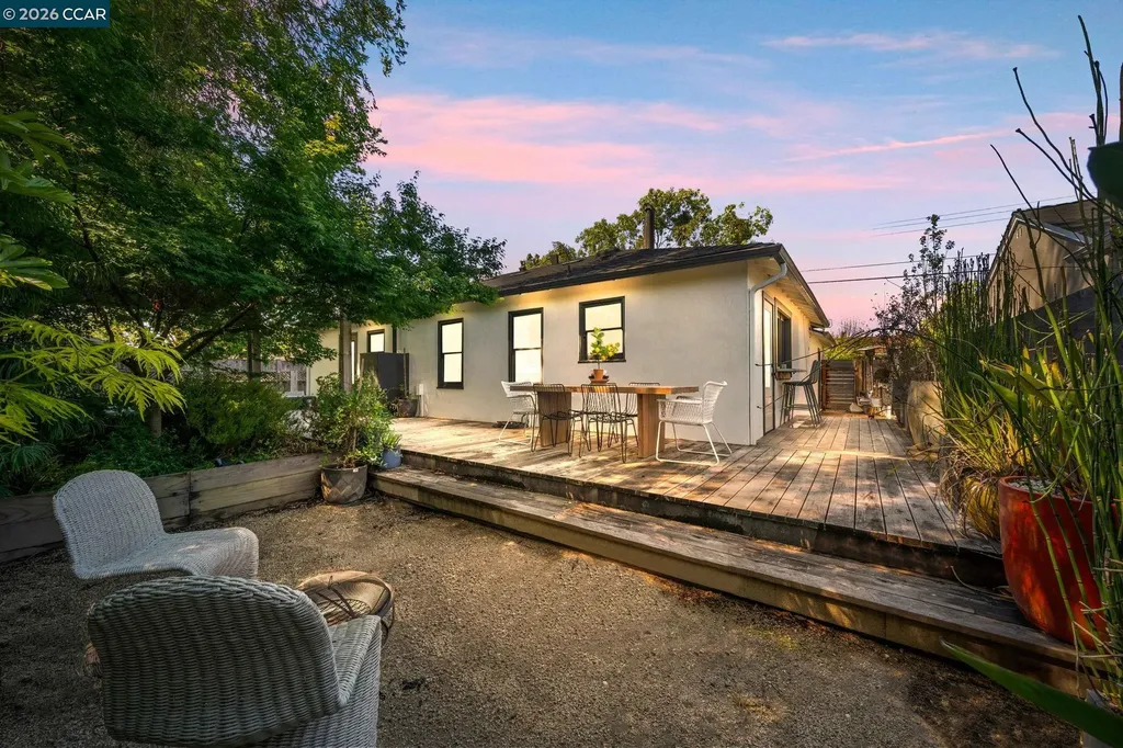 282 Hartson Napa CA 94559