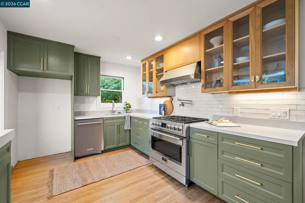282 Hartson Napa CA 94559