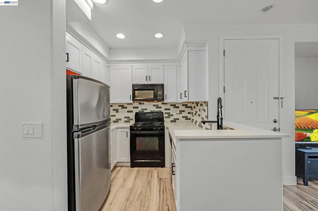 1594 Tucker Street Oakland CA 94603