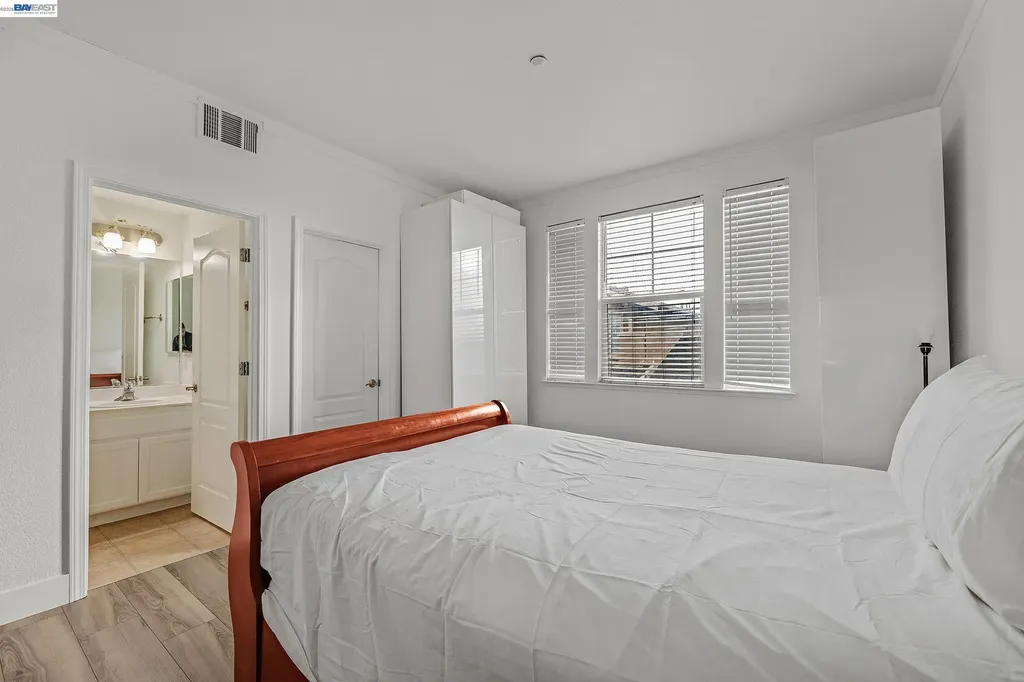 1594 Tucker Street Oakland CA 94603