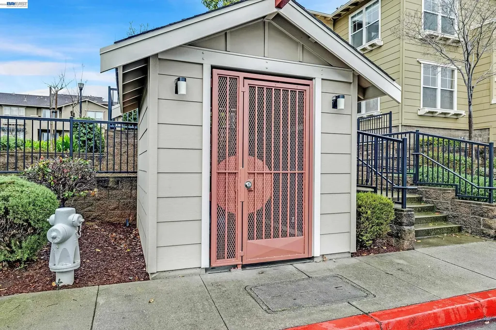 1594 Tucker Street Oakland CA 94603