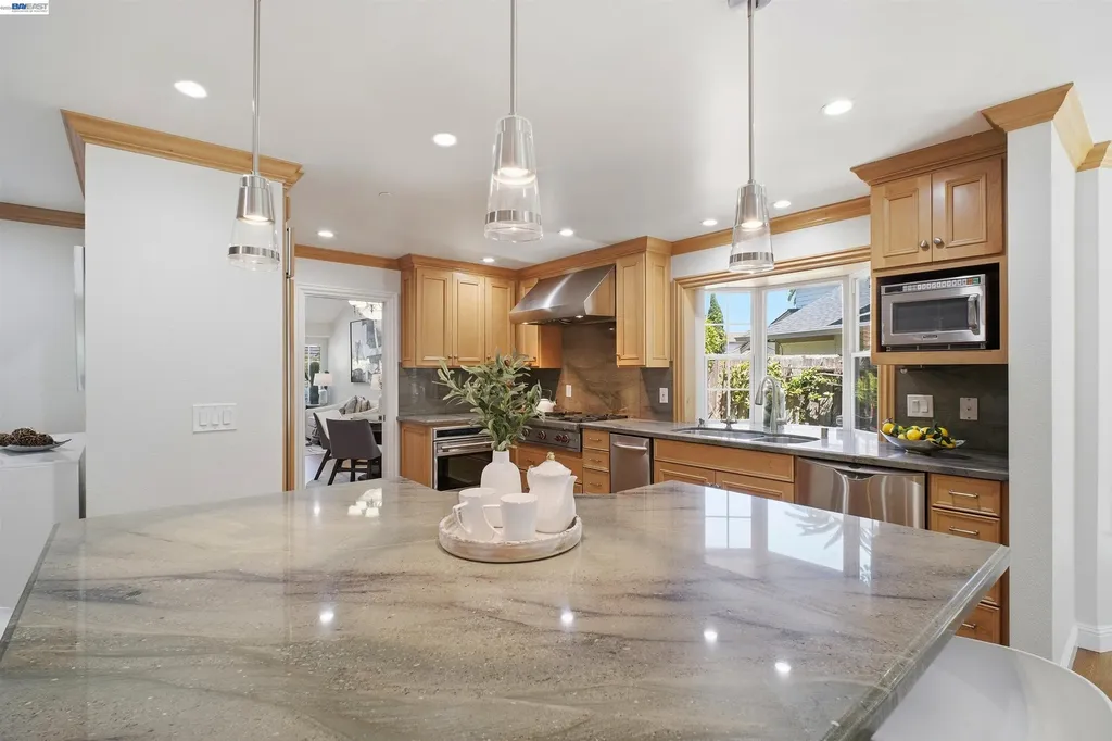 32760 Orick Street Union City CA 94587
