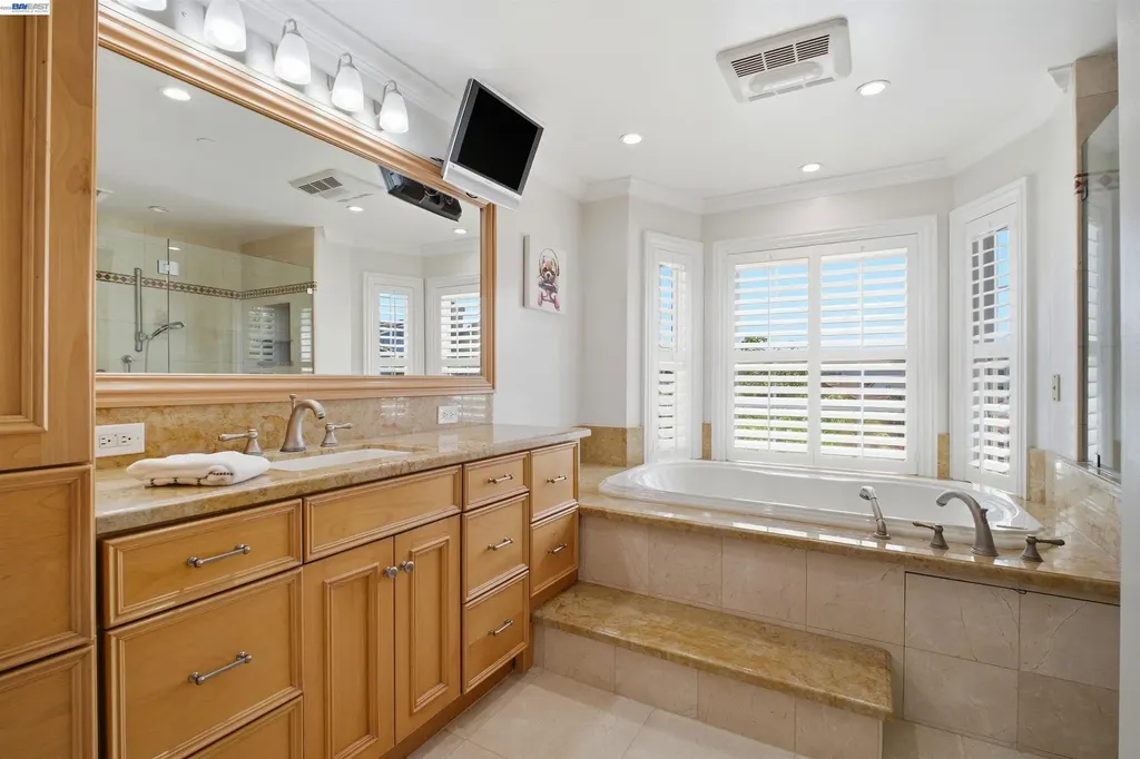 32760 Orick Street Union City CA 94587