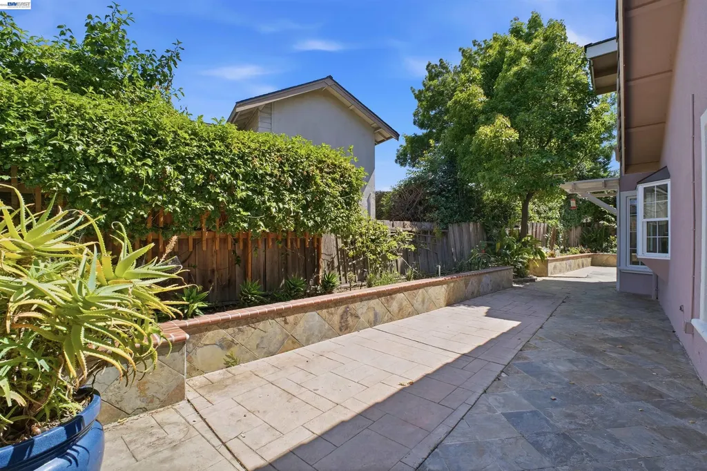 32760 Orick Street Union City CA 94587