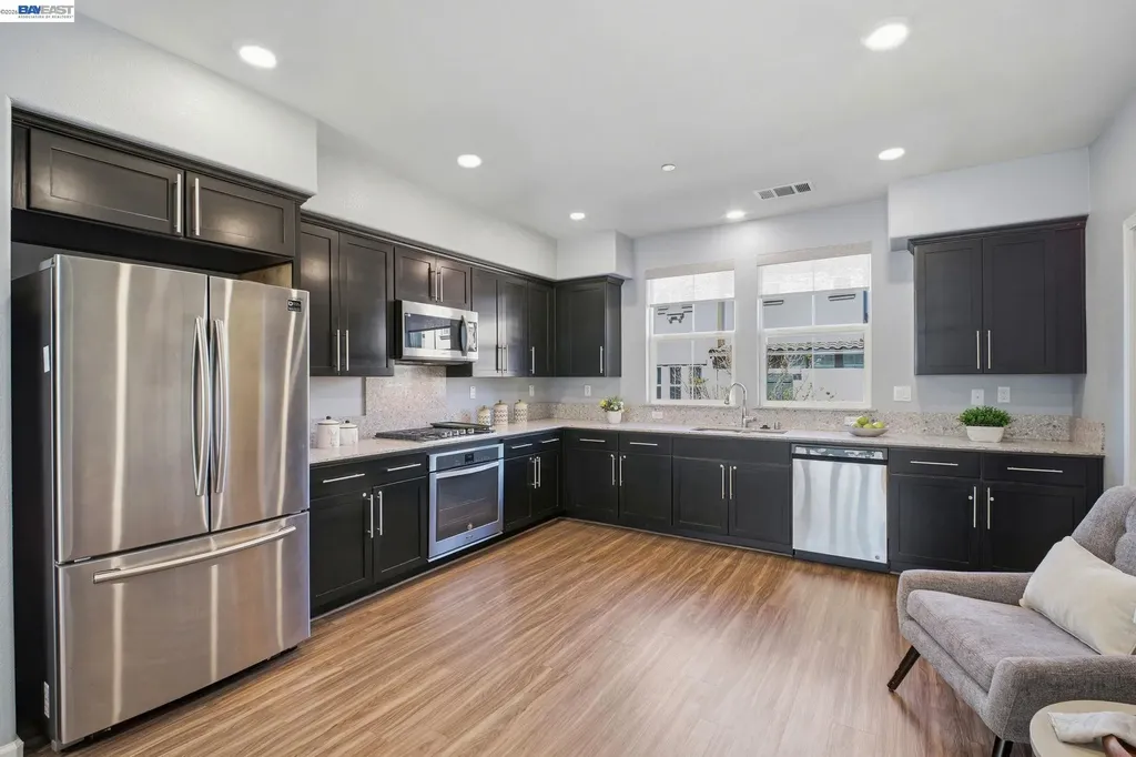 102 Fanuncio Lane Hayward CA 94544