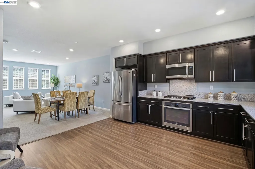 102 Fanuncio Lane Hayward CA 94544