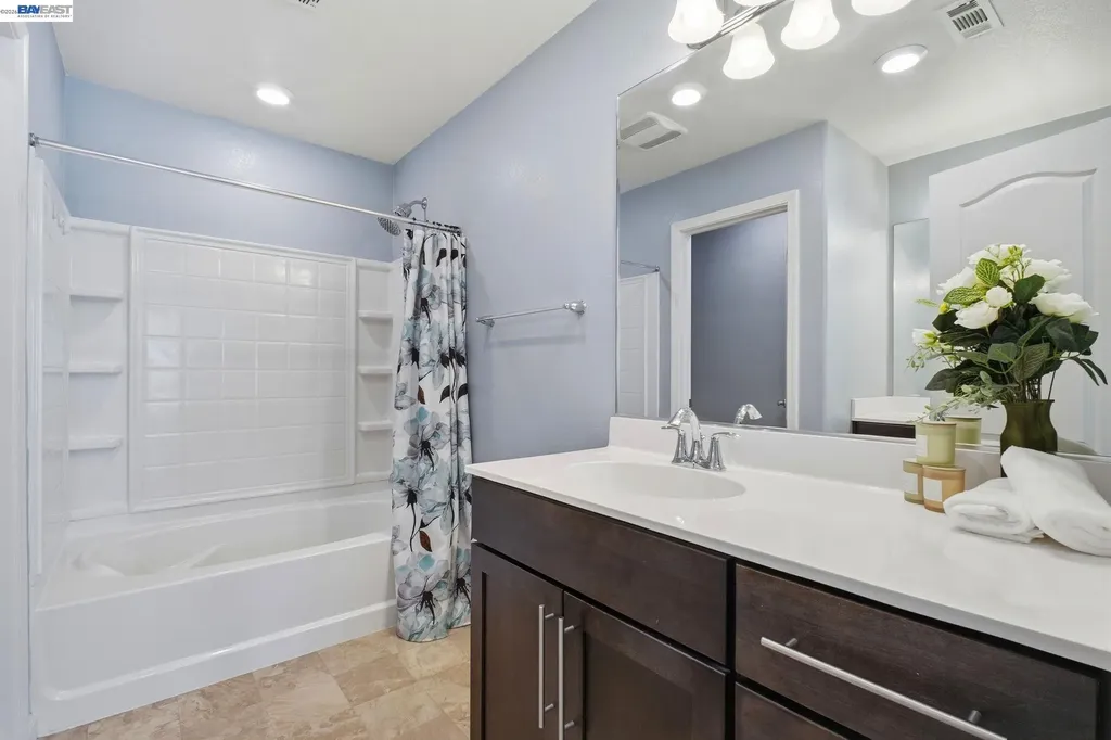 102 Fanuncio Lane Hayward CA 94544