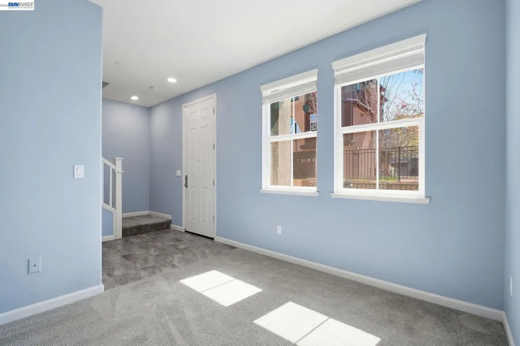 102 Fanuncio Lane Hayward CA 94544