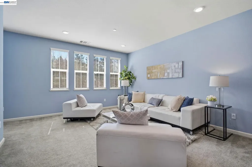 102 Fanuncio Lane Hayward CA 94544