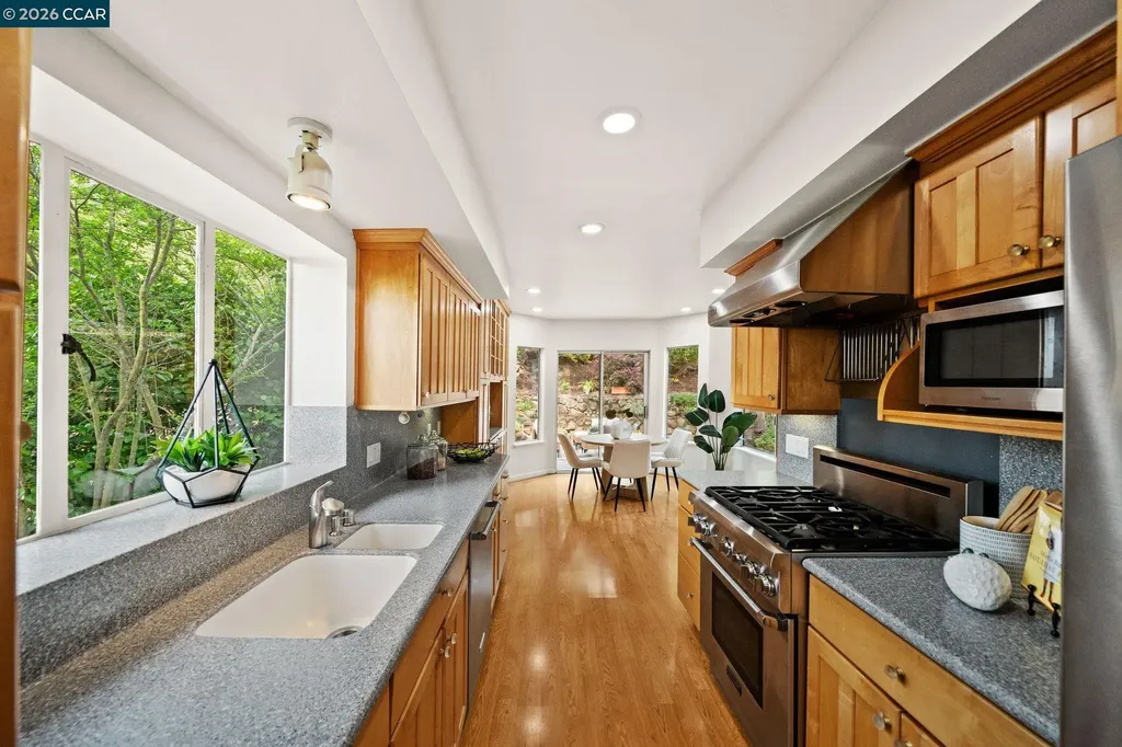13 La Plaza Drive Orinda CA 94563