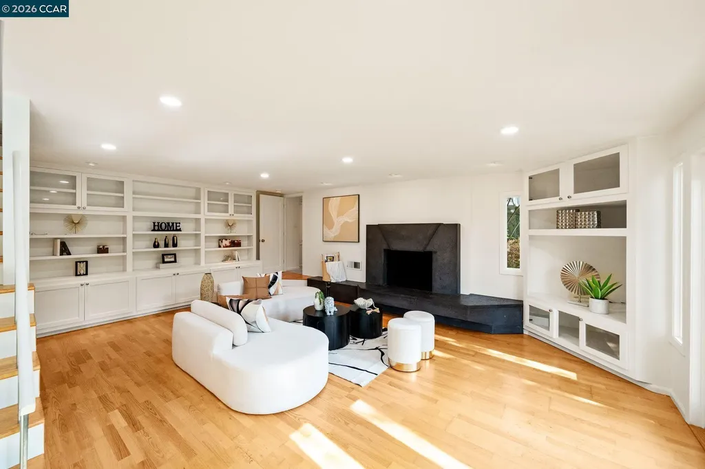 13 La Plaza Drive Orinda CA 94563