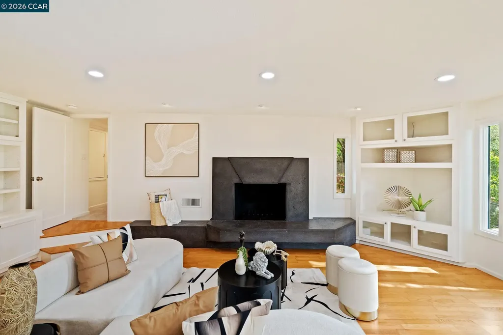 13 La Plaza Drive Orinda CA 94563