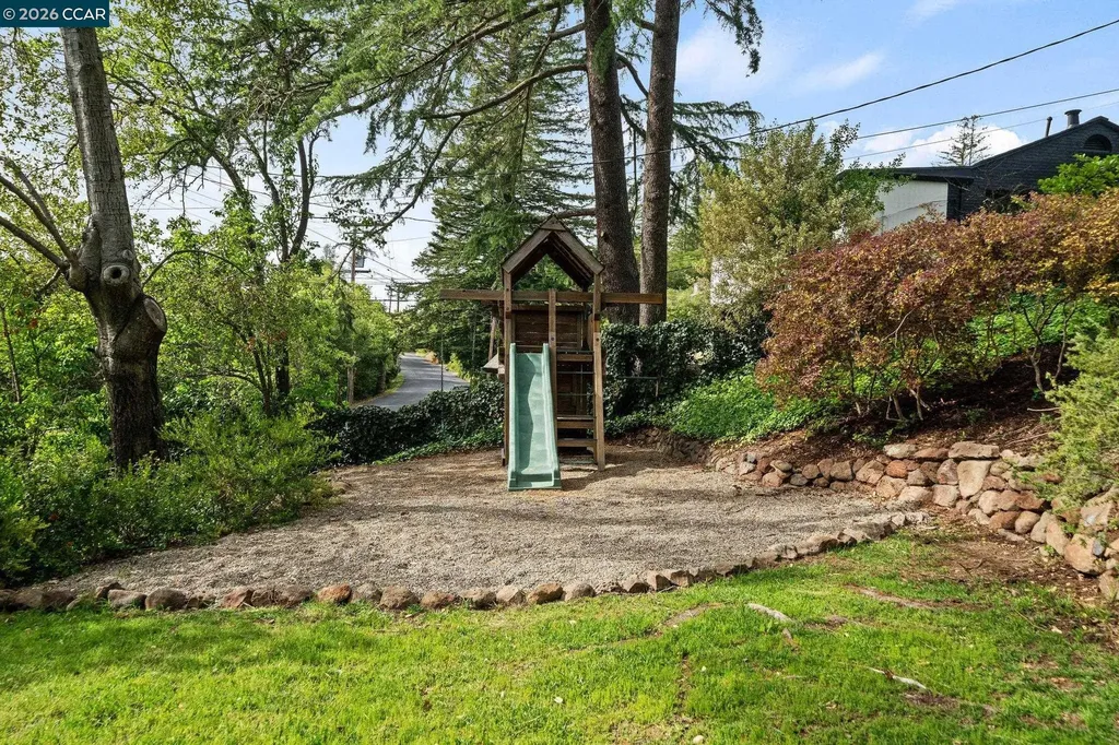 13 La Plaza Drive Orinda CA 94563