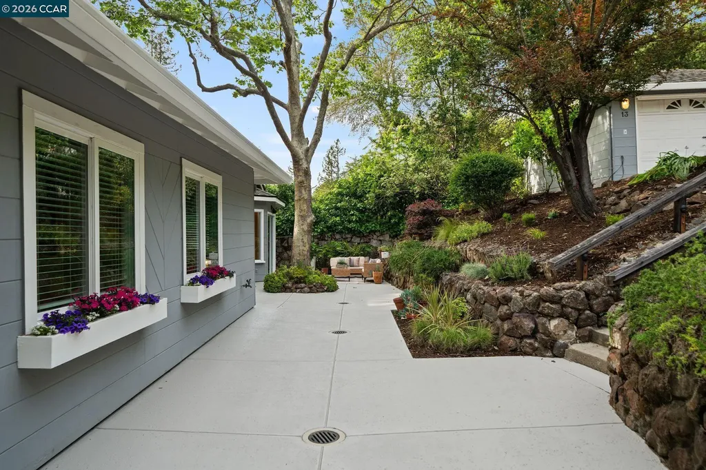 13 La Plaza Drive Orinda CA 94563