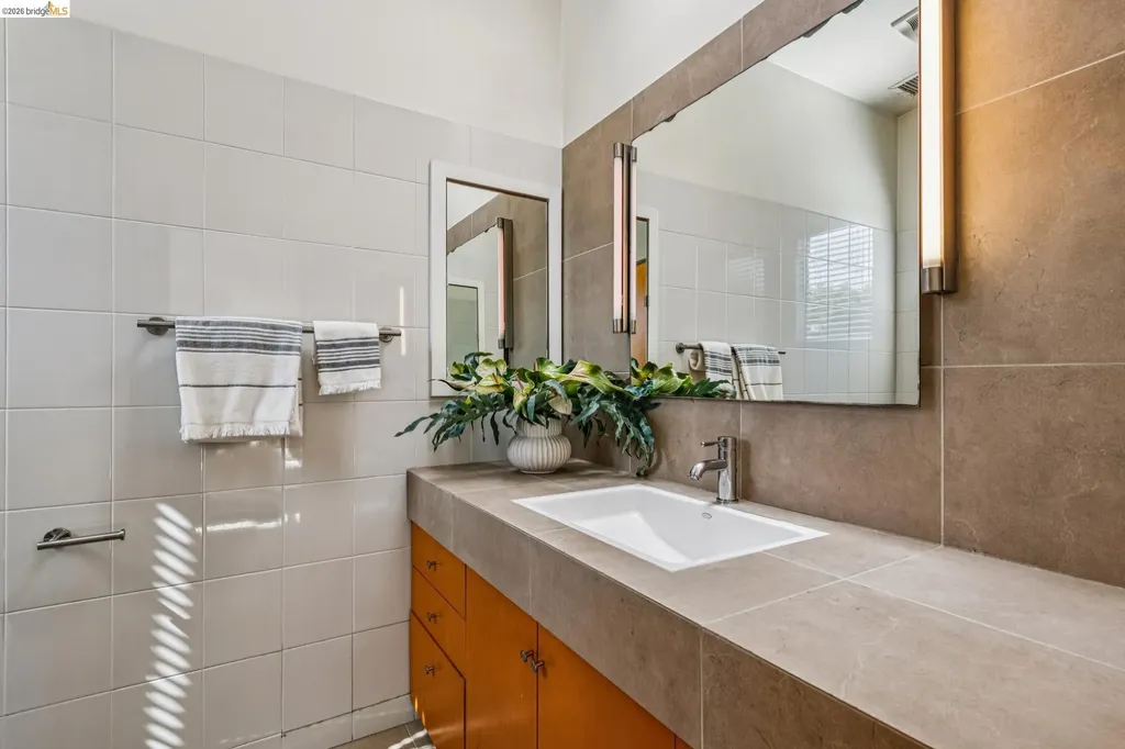848 61st Street Oakland CA 94608