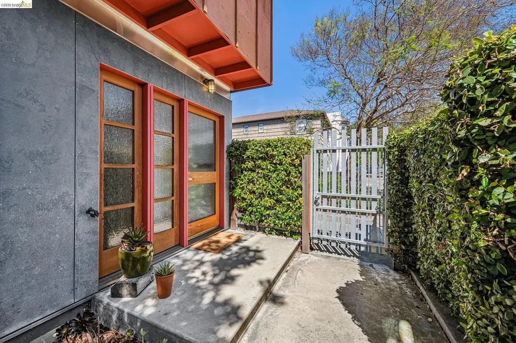 848 61st Street Oakland CA 94608