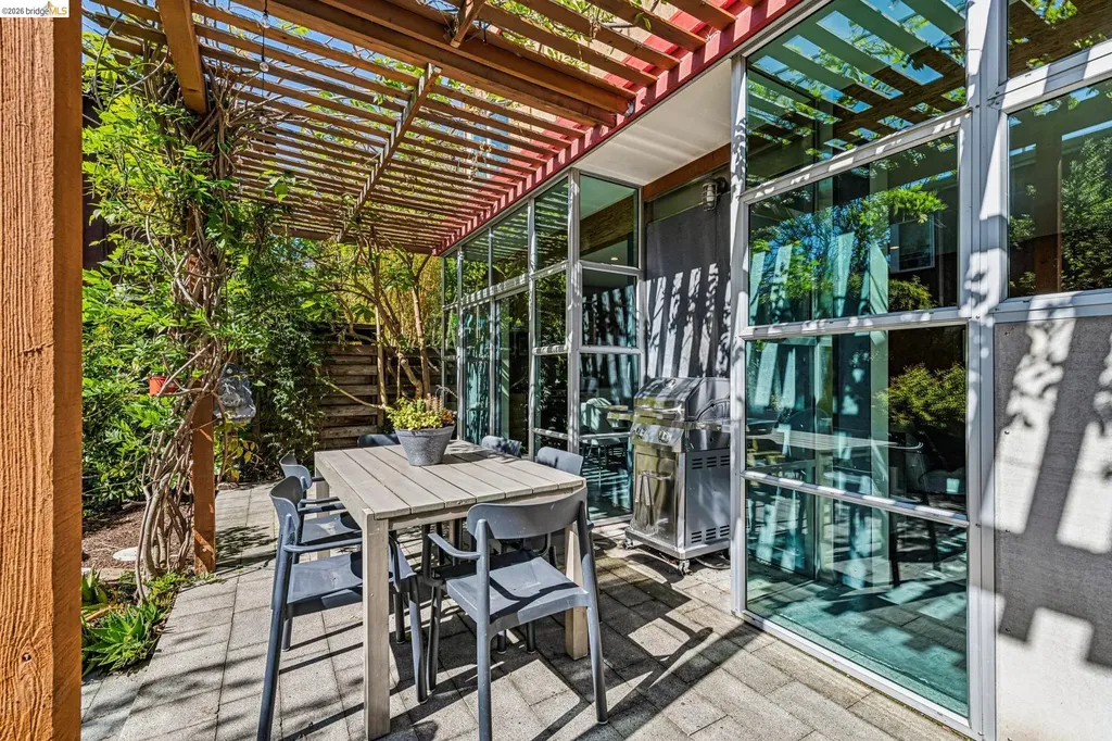 848 61st Street Oakland CA 94608