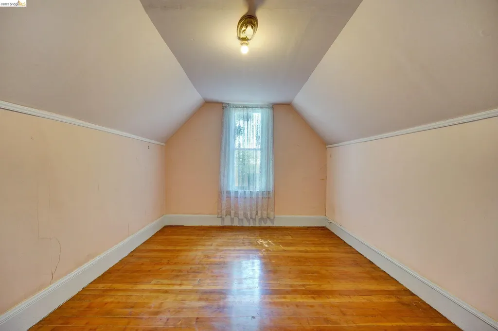 2009 Berkeley Way Berkeley CA 94704