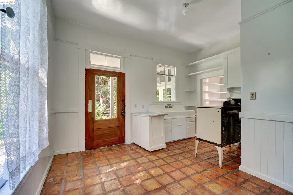 2009 Berkeley Way Berkeley CA 94704