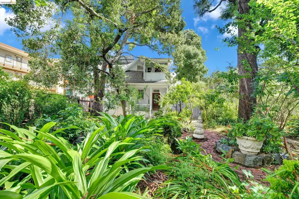 2009 Berkeley Way Berkeley CA 94704