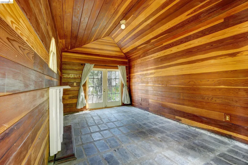 2009 Berkeley Way Berkeley CA 94704