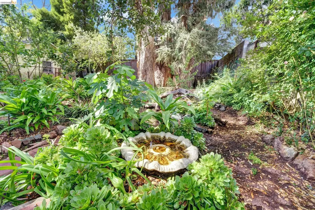 2009 Berkeley Way Berkeley CA 94704