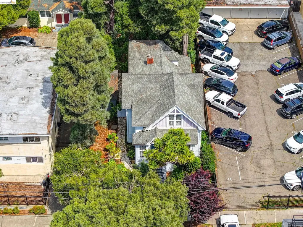 2009 Berkeley Way Berkeley CA 94704