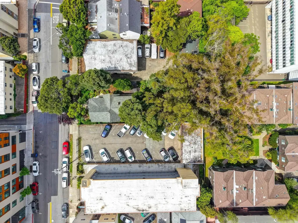 2009 Berkeley Way Berkeley CA 94704