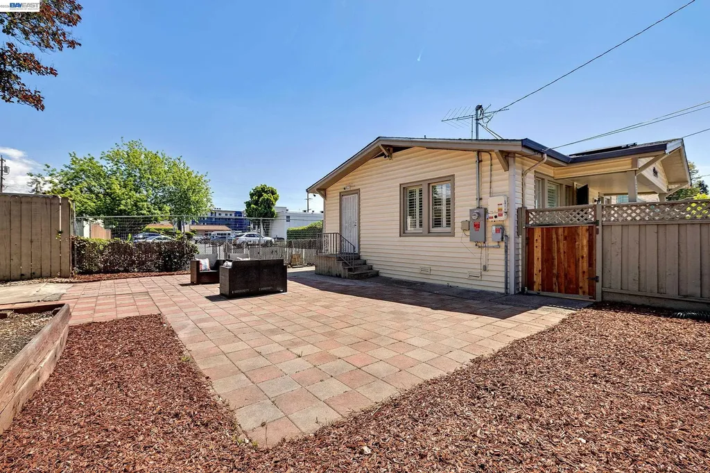 1225 Richard Place Hayward CA 94541