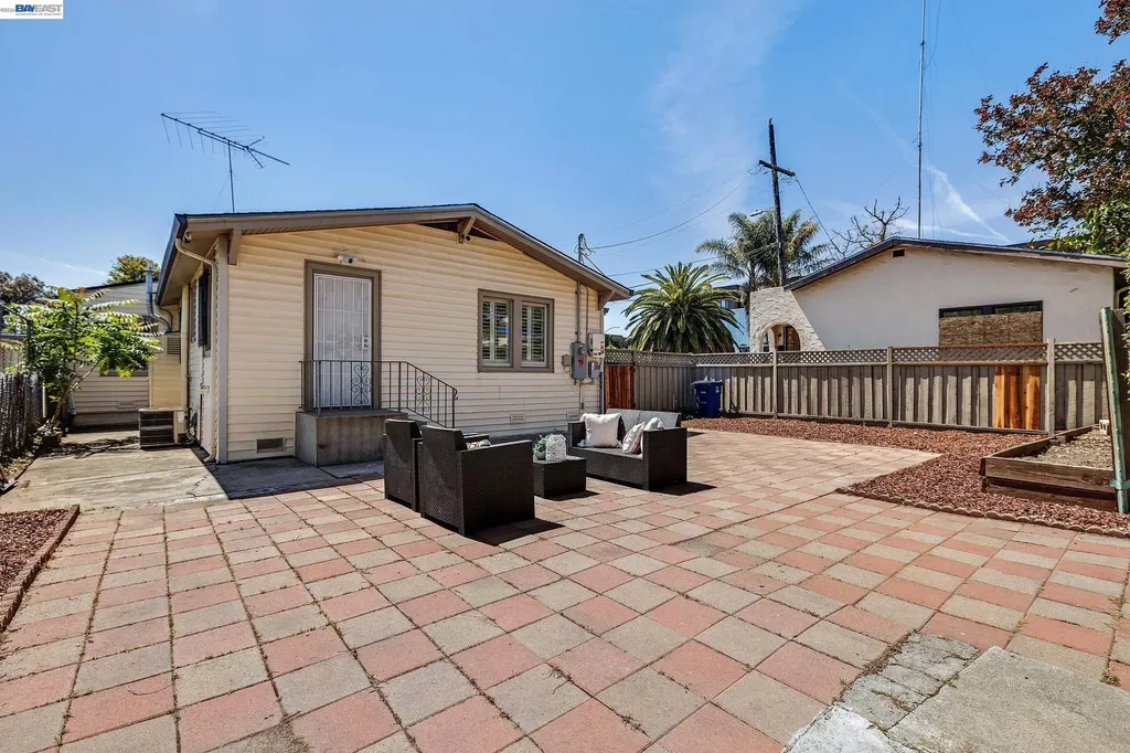 1225 Richard Place Hayward CA 94541