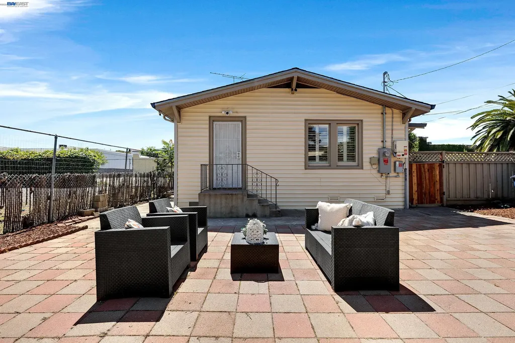 1225 Richard Place Hayward CA 94541