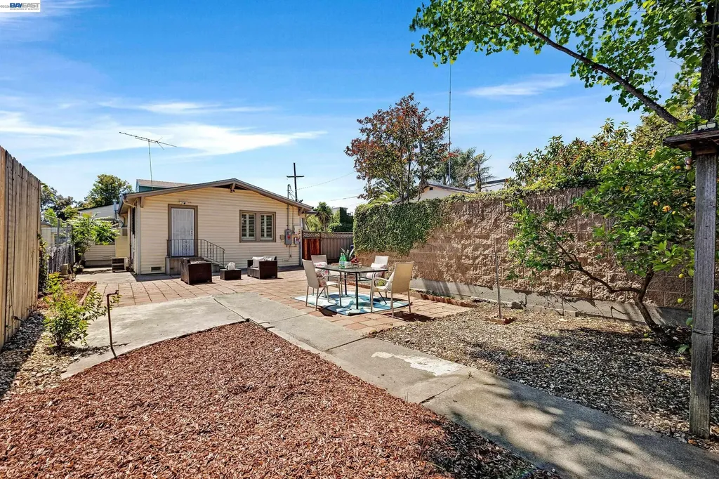 1225 Richard Place Hayward CA 94541