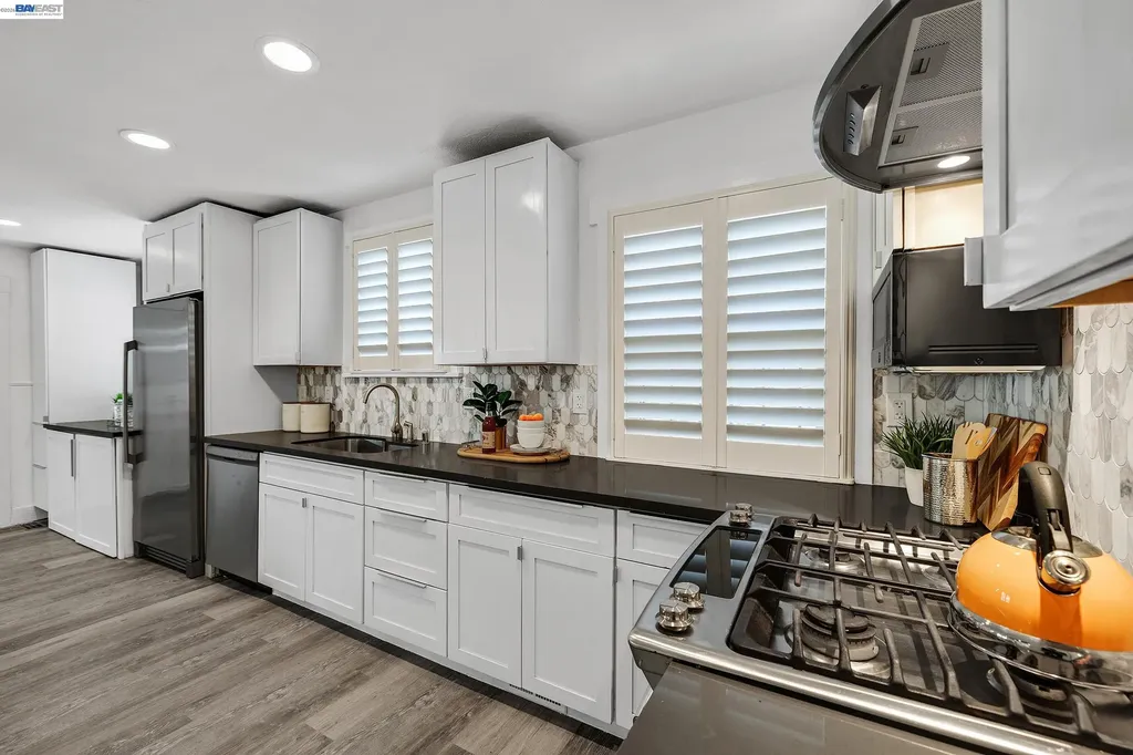 1225 Richard Place Hayward CA 94541