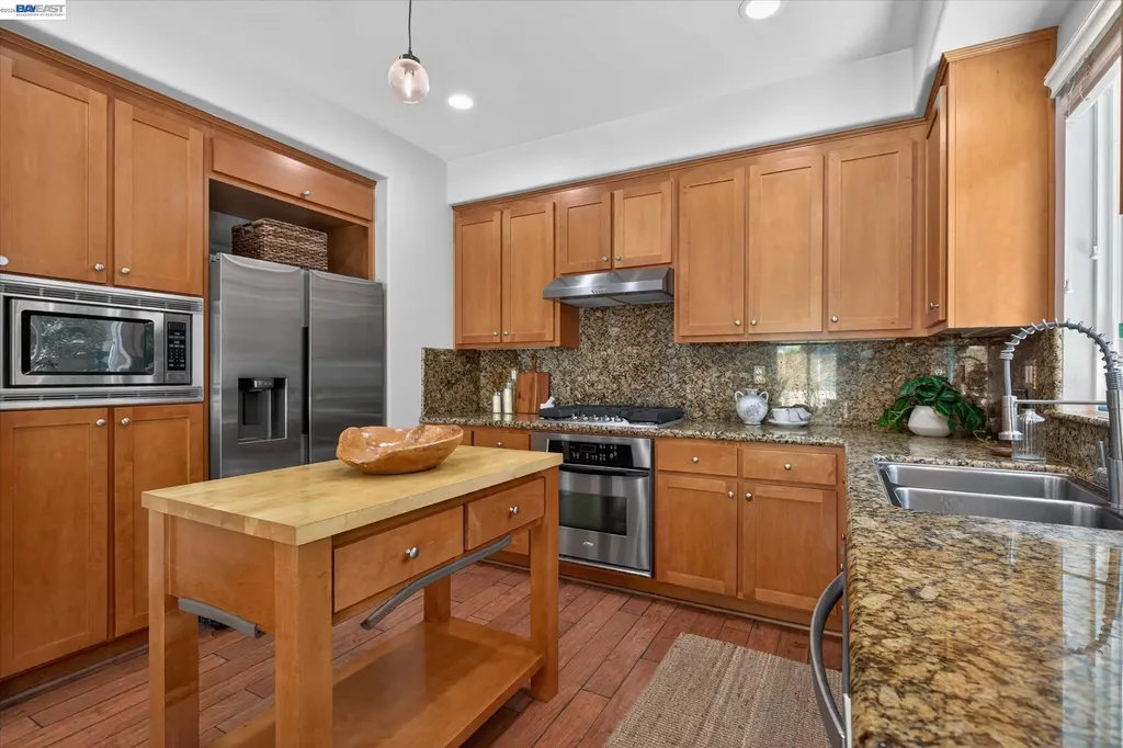 5880 Hillbrook Place Dublin CA 94568