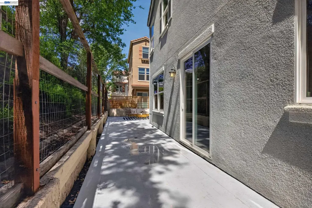 5880 Hillbrook Place Dublin CA 94568