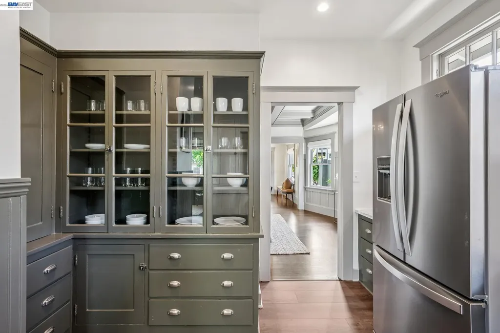 3002 San Jose Avenue Alameda CA 94501
