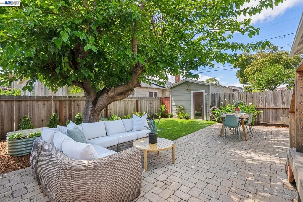3002 San Jose Avenue Alameda CA 94501