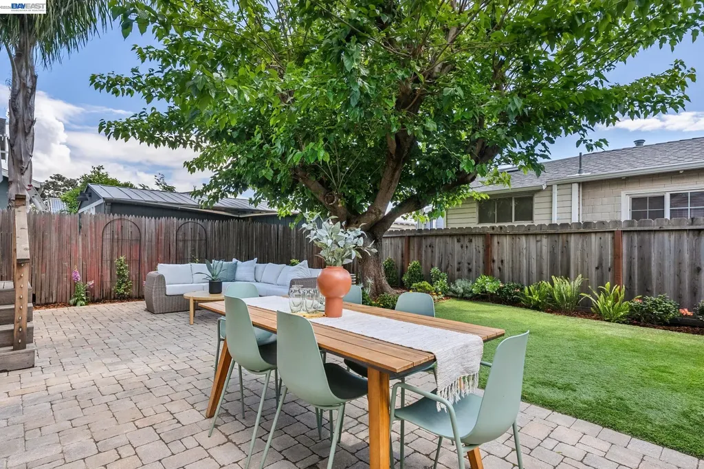 3002 San Jose Avenue Alameda CA 94501