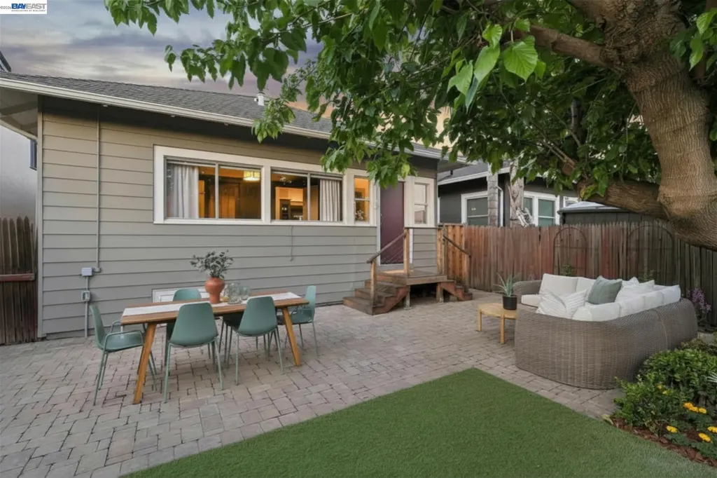 3002 San Jose Avenue Alameda CA 94501